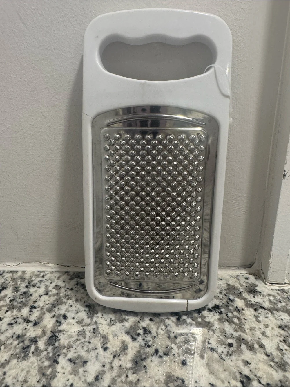 Plastic cheese grater